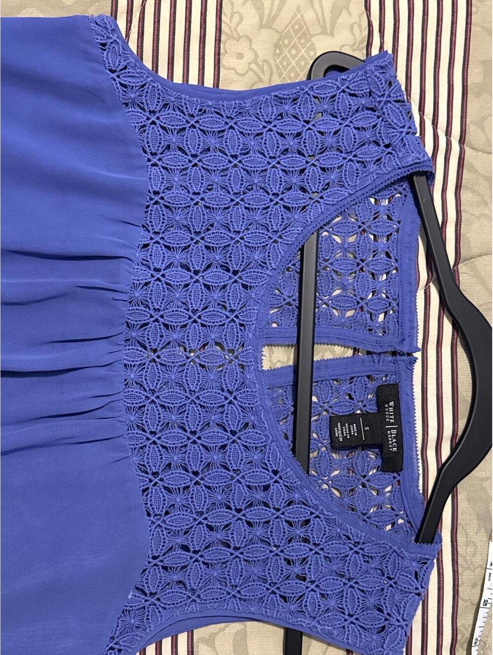 White House Black Market Women's Blue Sleeveless Lace Yoke Blouse Size S - Picture 7 of 7